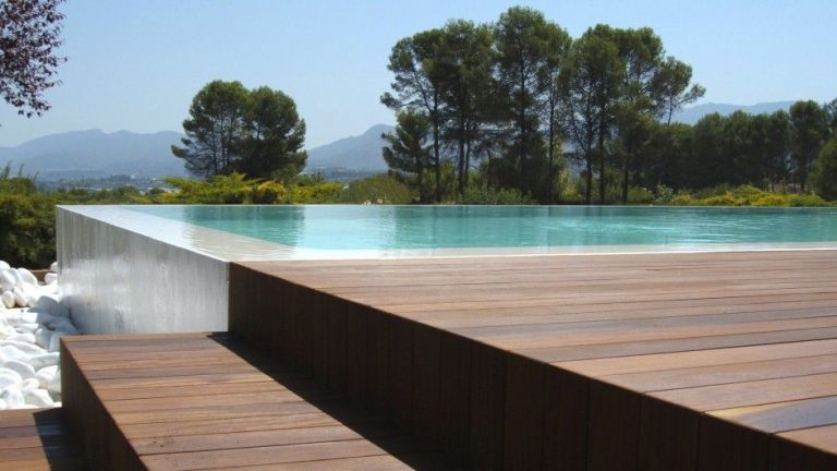 What you need to know before installing a swimming pool